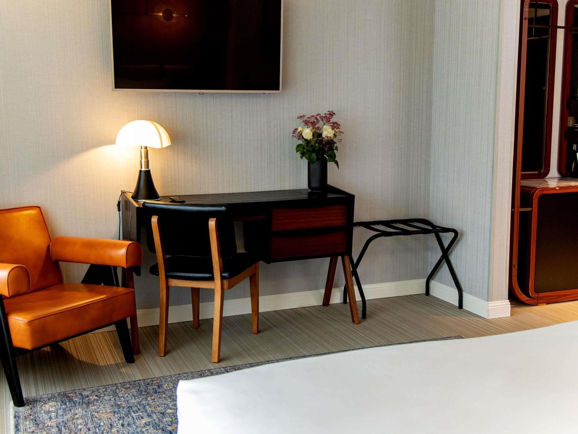 Muze - Handwritten Collection 4* Dusseldorf