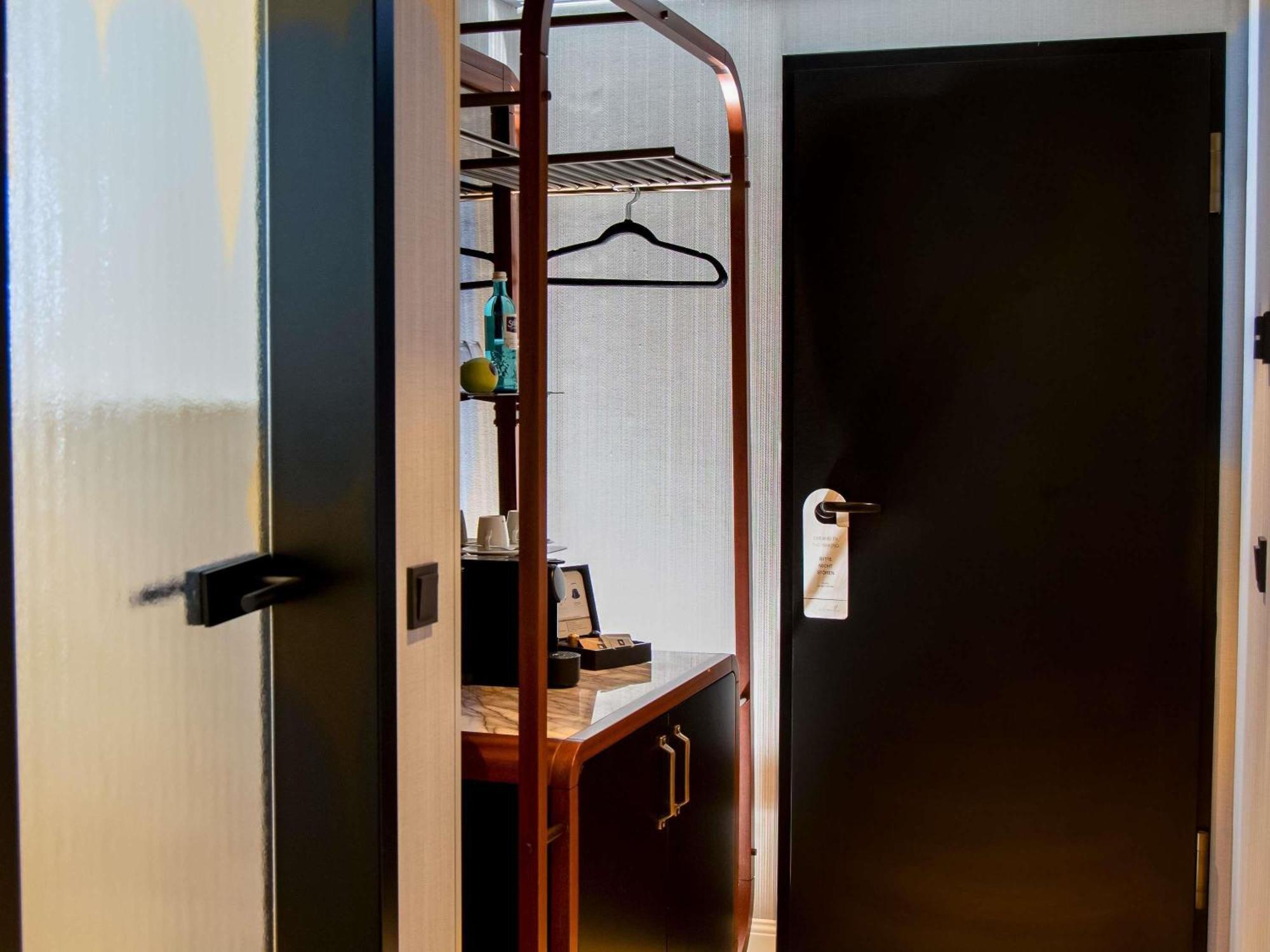 Muze - Handwritten Collection Dusseldorf