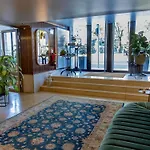 MUZE Hotel Dusseldorf - Handwritten Collection