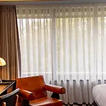 Muze - Handwritten Collection Hotel