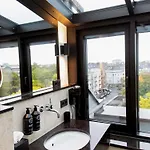 MUZE Hotel Dusseldorf - Handwritten Collection