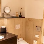 Muze - Handwritten Collection Hotel