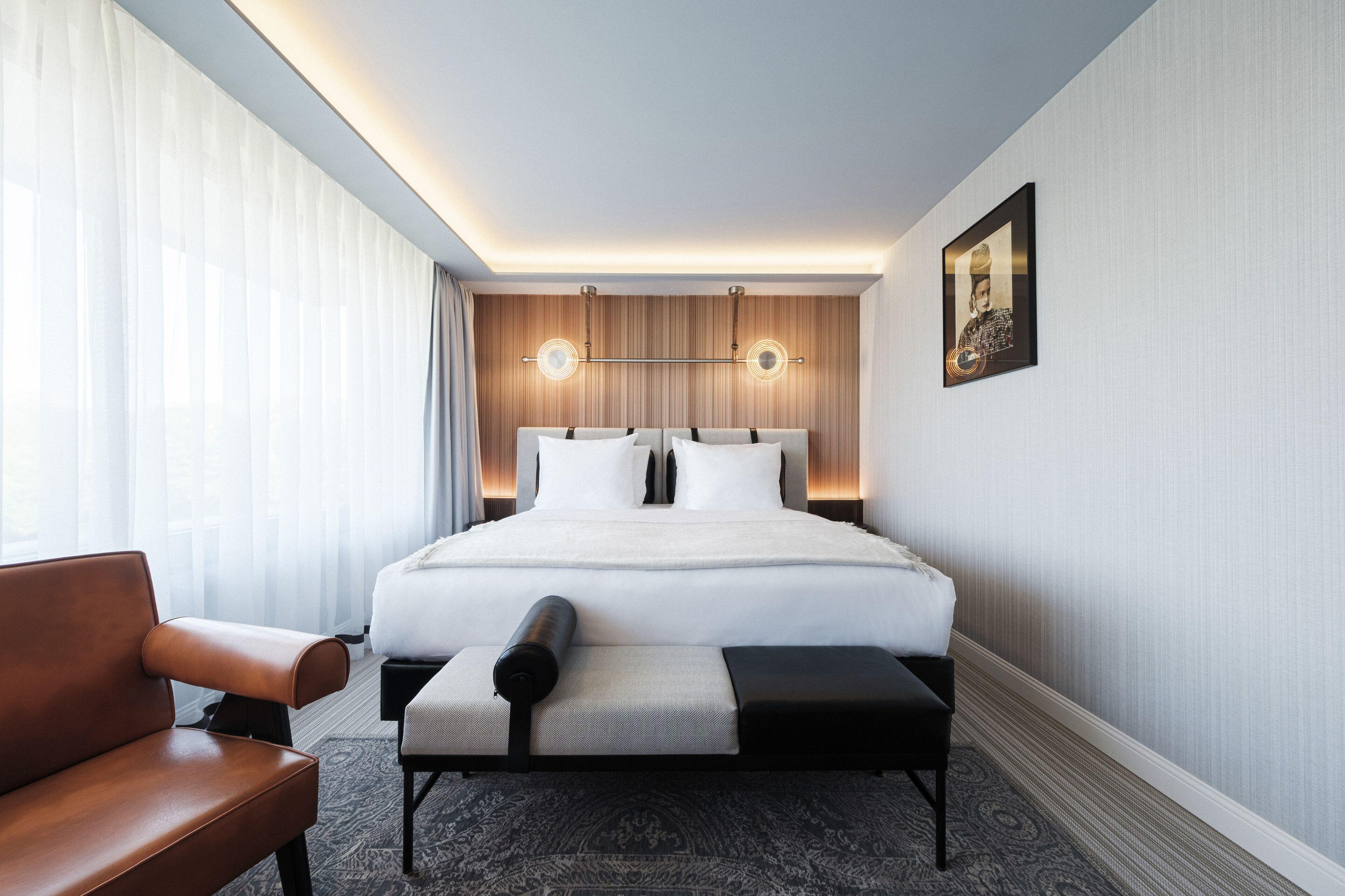 Hotel Muze - Handwritten Collection